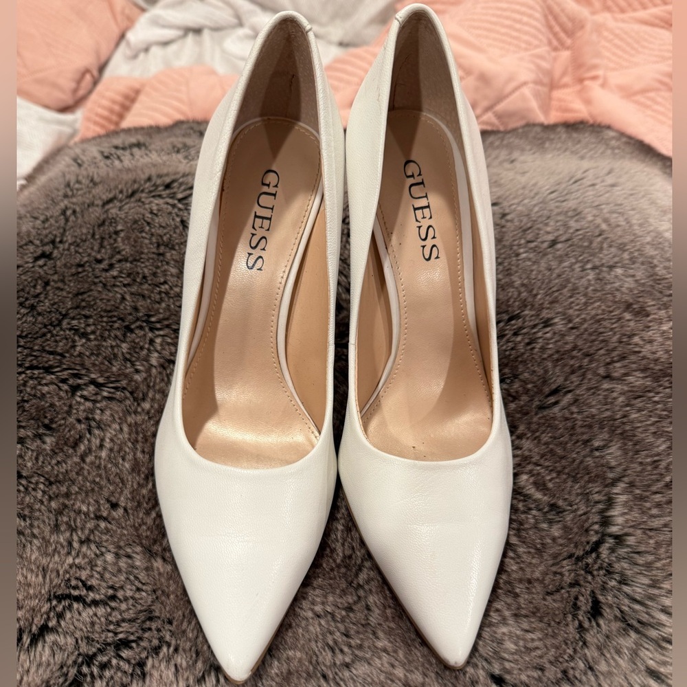 White GUESS pumps